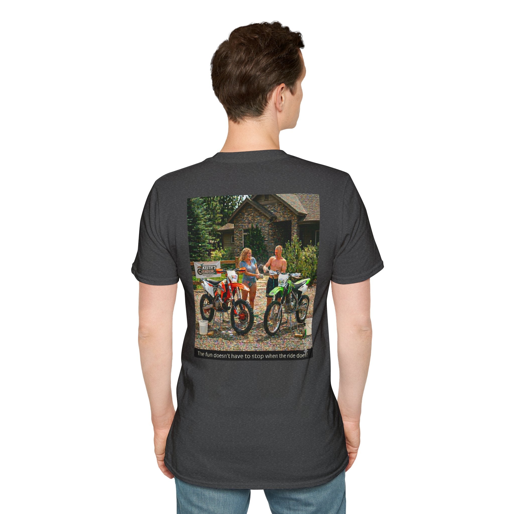 Water fight Graphic Dirt bike T-Shirt — Washing dirt bikes after the ride having a water fight.
